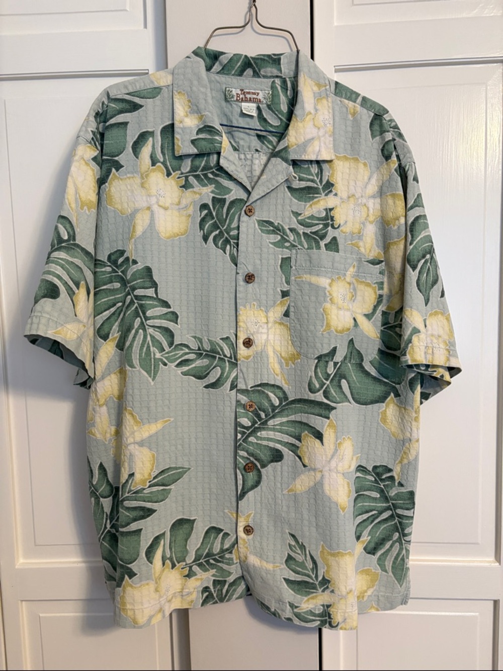 Tommy Bahama Men's Light Green Floral Silk Camp Shirt Large Vintage